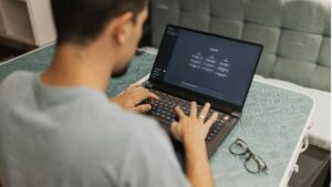 Lire la suite à propos de l’article Comment utiliser ChatGPT pour améliorer le contenu de votre entreprise